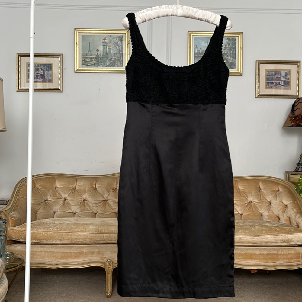 Vintage fitted silk and cotton black cocktail dress with embroidery Y2K